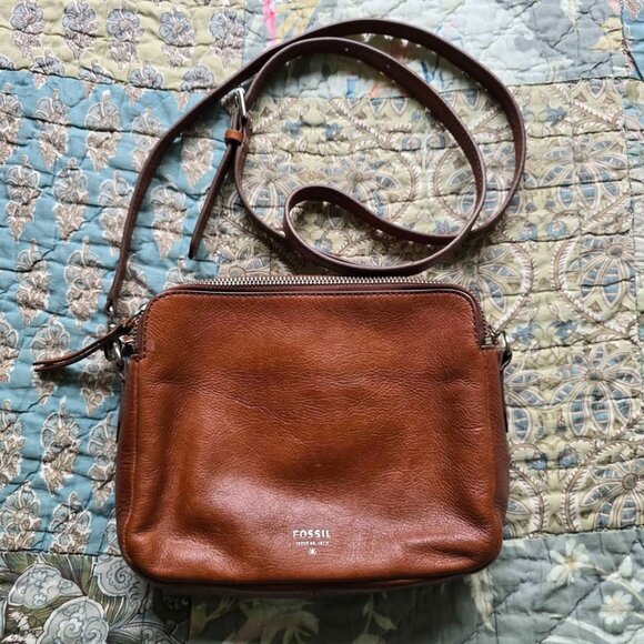 Fossil Sydney Leather Crossbody Bag - Picture 2 of 16